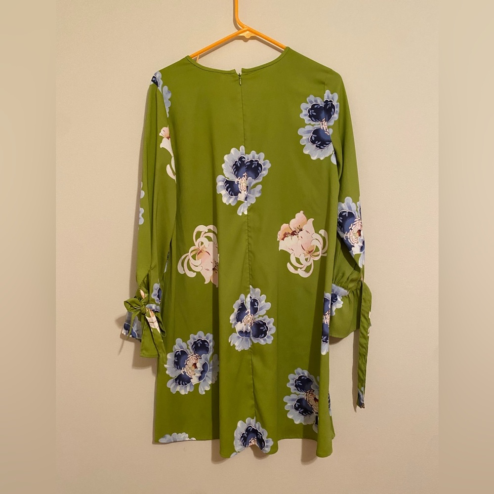 LOFT Green Floral Dress with Sleeve Ties - Picture 2 of 4